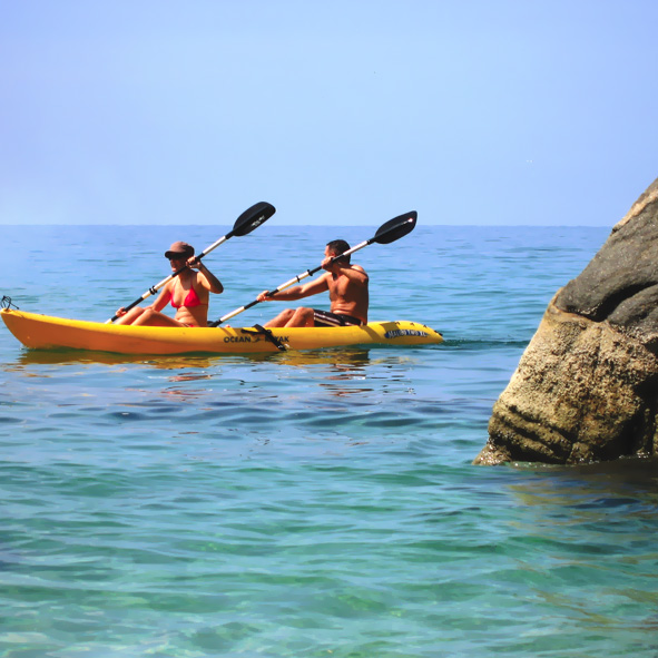 Recorre las costas de Riviera Nayarit en un kayak.